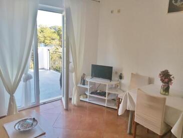 Saplunara, Living room in the apartment, (pet friendly) and WiFi.