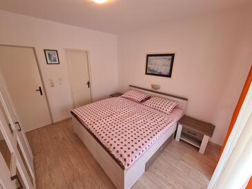 Appartamenti con piscina per famiglie Barbat, Arbe - Rab - 4951