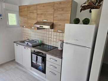 Apartmani s bazenom pogodni za obitelji s djecom Barbat, Rab - 4951