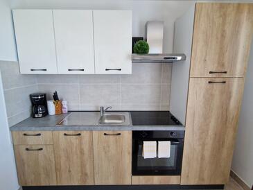 Apartmani s bazenom pogodni za obitelji s djecom Barbat, Rab - 4951