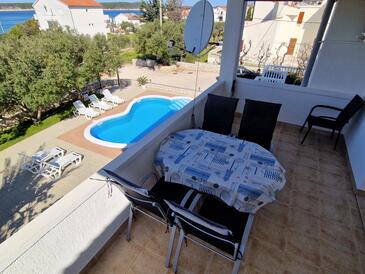 Family-friendly apartments with swimming pool Barbat, Rab - 4951