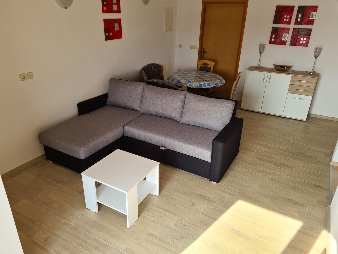 Apartmani s bazenom pogodni za obitelji s djecom Barbat, Rab - 4951