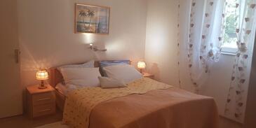 Apartments by the sea Banjol, Rab - 4952