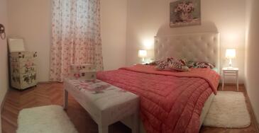 Apartments by the sea Banjol, Rab - 4952