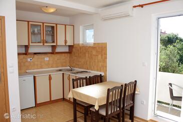 Leiligheter med parkering Banjol, Rab - 4956