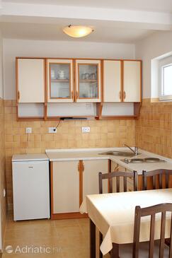 Apartments with parking space Banjol, Rab - 4956