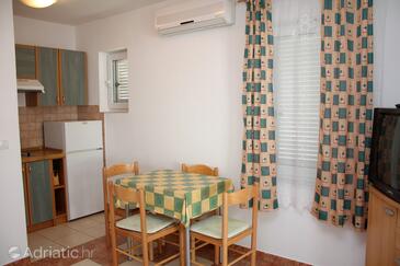 Apartmani s parkingom Banjol, Rab - 4956