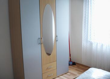 Apartments with parking space Banjol, Rab - 4956