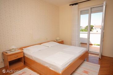 Apartments with parking space Palit, Rab - 4957