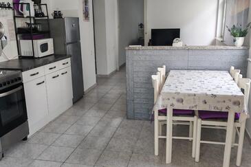 Apartmani uz more Banjol, Rab - 4968