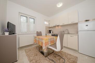 Apartments with parking space Palit, Rab - 4970