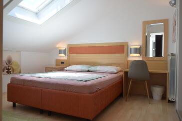 Appartamenti e camere accanto al mare Barbat, Arbe - Rab - 4973