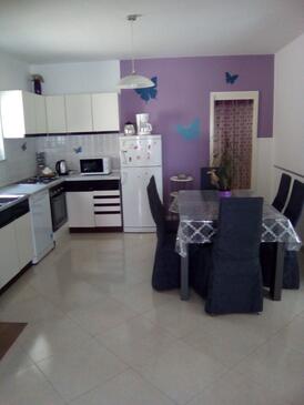 Apartments with parking space Kampor, Rab - 4985
