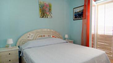 Family-friendly apartments with swimming pool Barbat, Rab - 4988