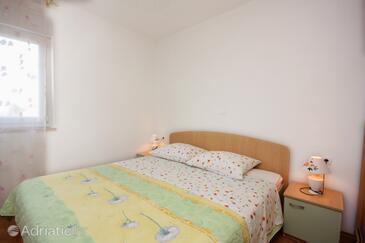 Apartments with parking space Barbat, Rab - 5002