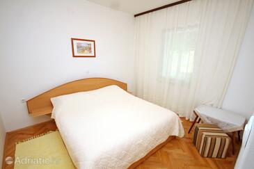 Ferienwohnungen mit Pool für Familien Banjol, Rab - 5007