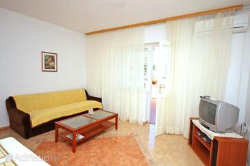 Ferienwohnungen mit Pool für Familien Banjol, Rab - 5007