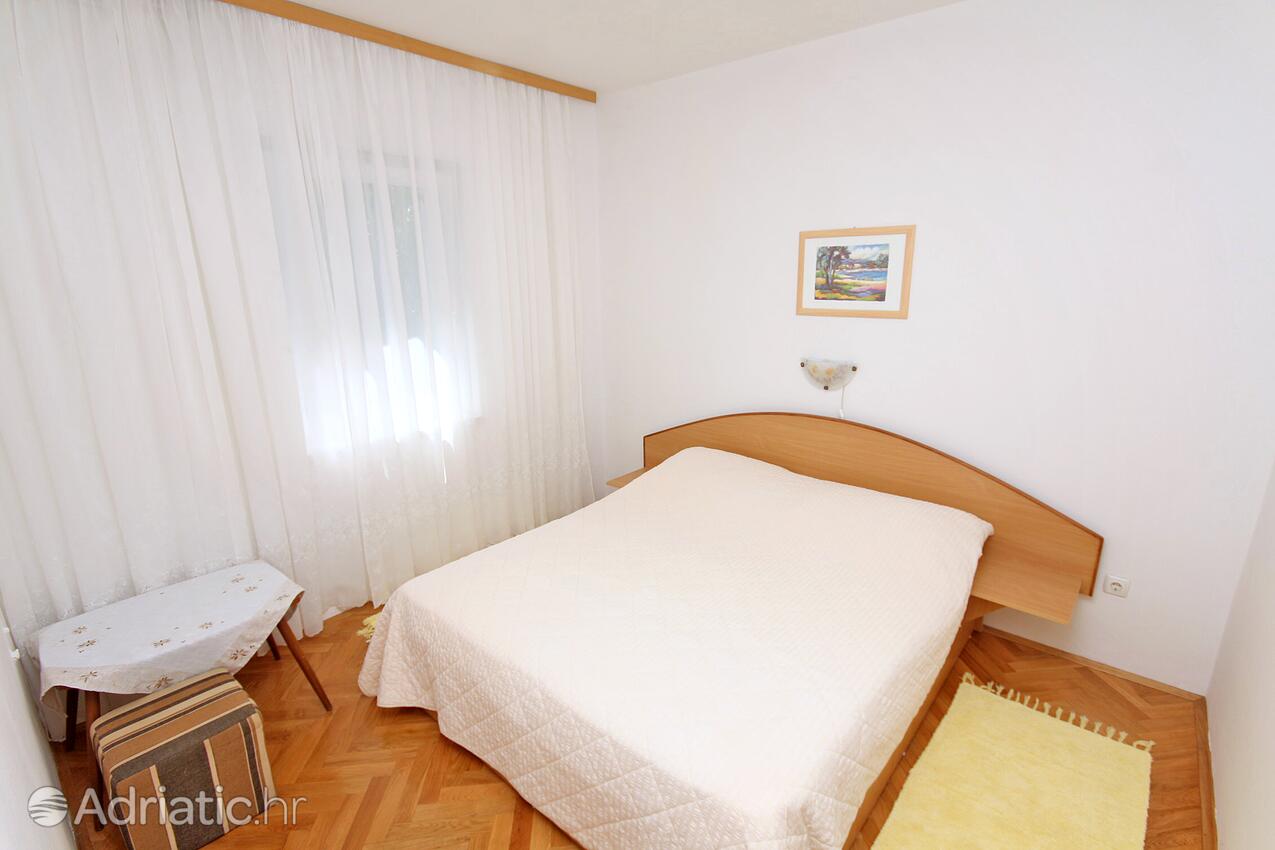 Apartmani s bazenom pogodni za obitelji s djecom Banjol, Rab - 5007