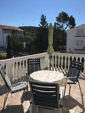 Apartamentos con parking Barbat, Rab - 5015