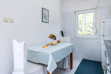 Apartamentos con parking Banjol, Rab - 5022