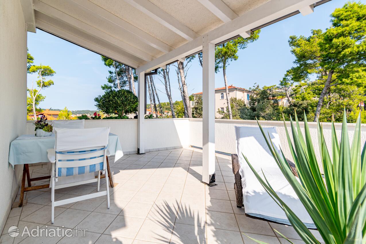 Apartamenty z parkingiem Banjol, Rab - 5022