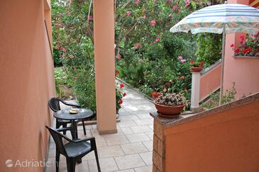 Apartments with parking space Palit, Rab - 5028