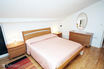 Apartments and rooms by the sea Supetarska Draga - Donja, Rab - 5033