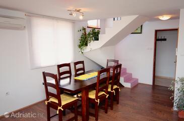 Apartments by the sea Kampor, Rab - 5034