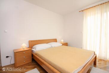 Apartments by the sea Barbat, Rab - 5035