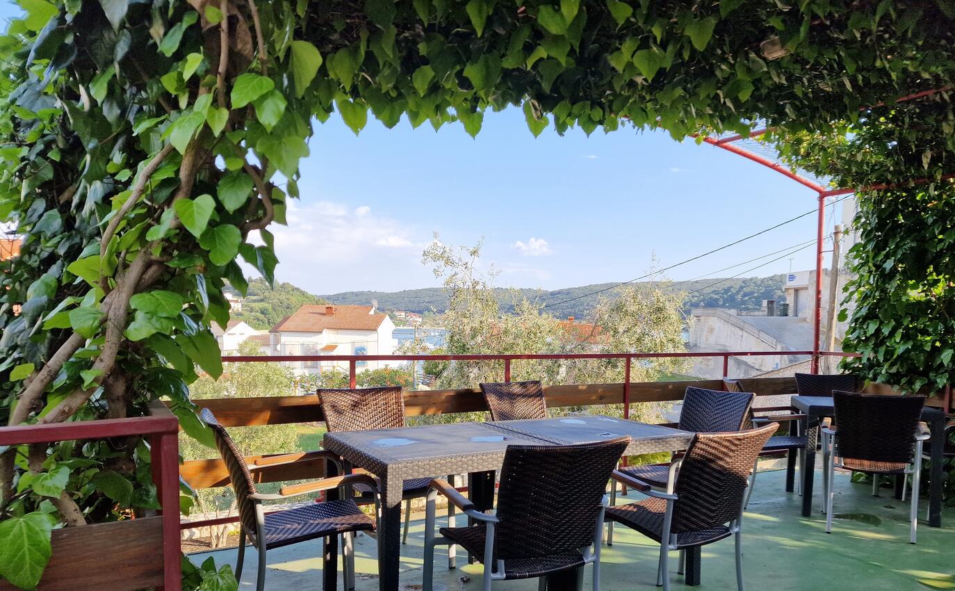 Apartments by the sea Kampor, Rab - 5037