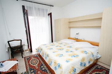 Apartments and rooms by the sea Barbat, Rab - 5049