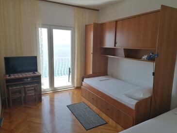 Apartments by the sea Brist, Makarska - 505