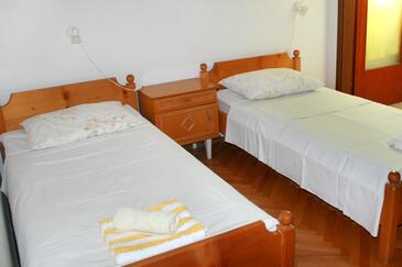 Apartamente lângă mare Jezera, Murter - 5063