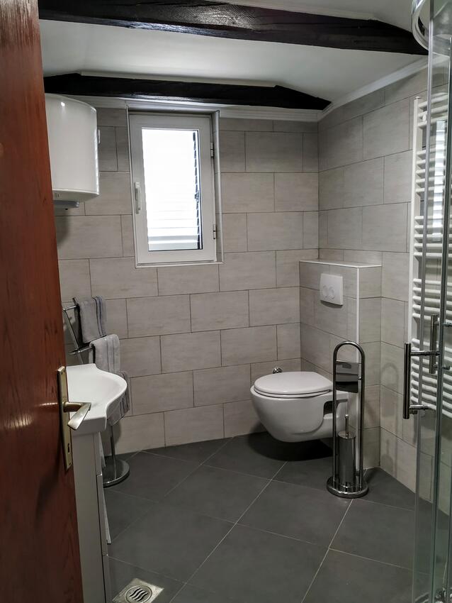 A-5064-a - Alloggi privati - Appartamenti e camere con parcheggio Kampor, Arbe - Rab
