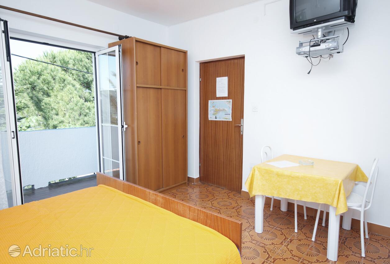 AS-5064-a - Alloggi privati - Appartamenti e camere con parcheggio Kampor, Arbe - Rab