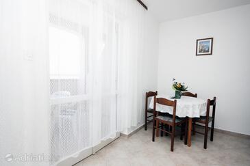Apartamente şi camere cu parcare Barbat (Rab) - 5070