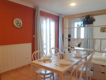 Apartments with parking space Banjol, Rab - 5071