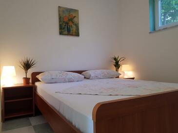 Apartments with parking space Banjol, Rab - 5071