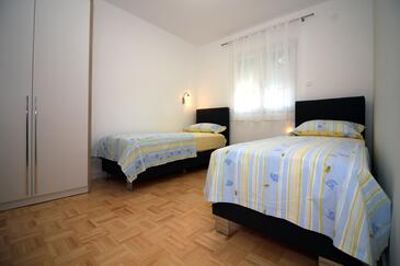 Family-friendly apartments with swimming pool Tisno, Murter - 5073