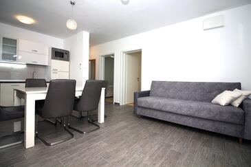 Family-friendly apartments with swimming pool Tisno, Murter - 5073