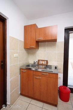 Apartments by the sea Murter - 5078