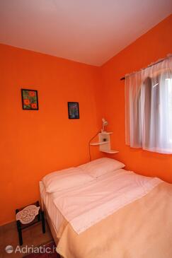 Apartments by the sea Murter - 5078