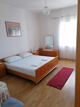 Apartments by the sea Brist, Makarska - 508