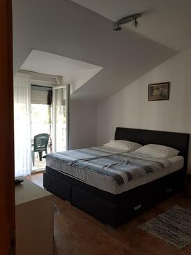 Appartamenti e camere con parcheggio Jezera, Morter - Murter - 5082