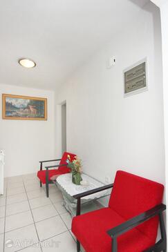 Apartments with parking space Murter - 5084