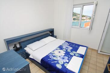 Apartments by the sea Tisno, Murter - 5086
