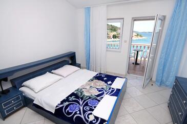 Apartments by the sea Tisno, Murter - 5086