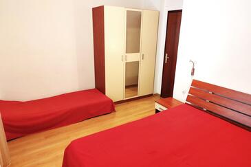 Apartments with parking space Murter - 5089