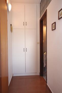 Studio apartments Tisno, North Dalmatia