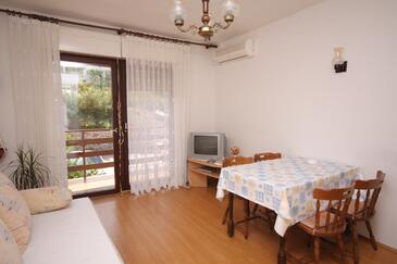 Studio apartments Tisno, North Dalmatia